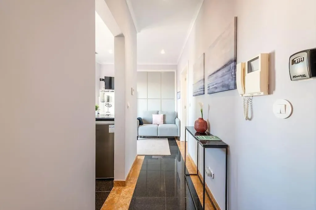 Sunny Private Rooftop Sauna & Hot Tub By Bentobox Apartment Lisbon Portugal