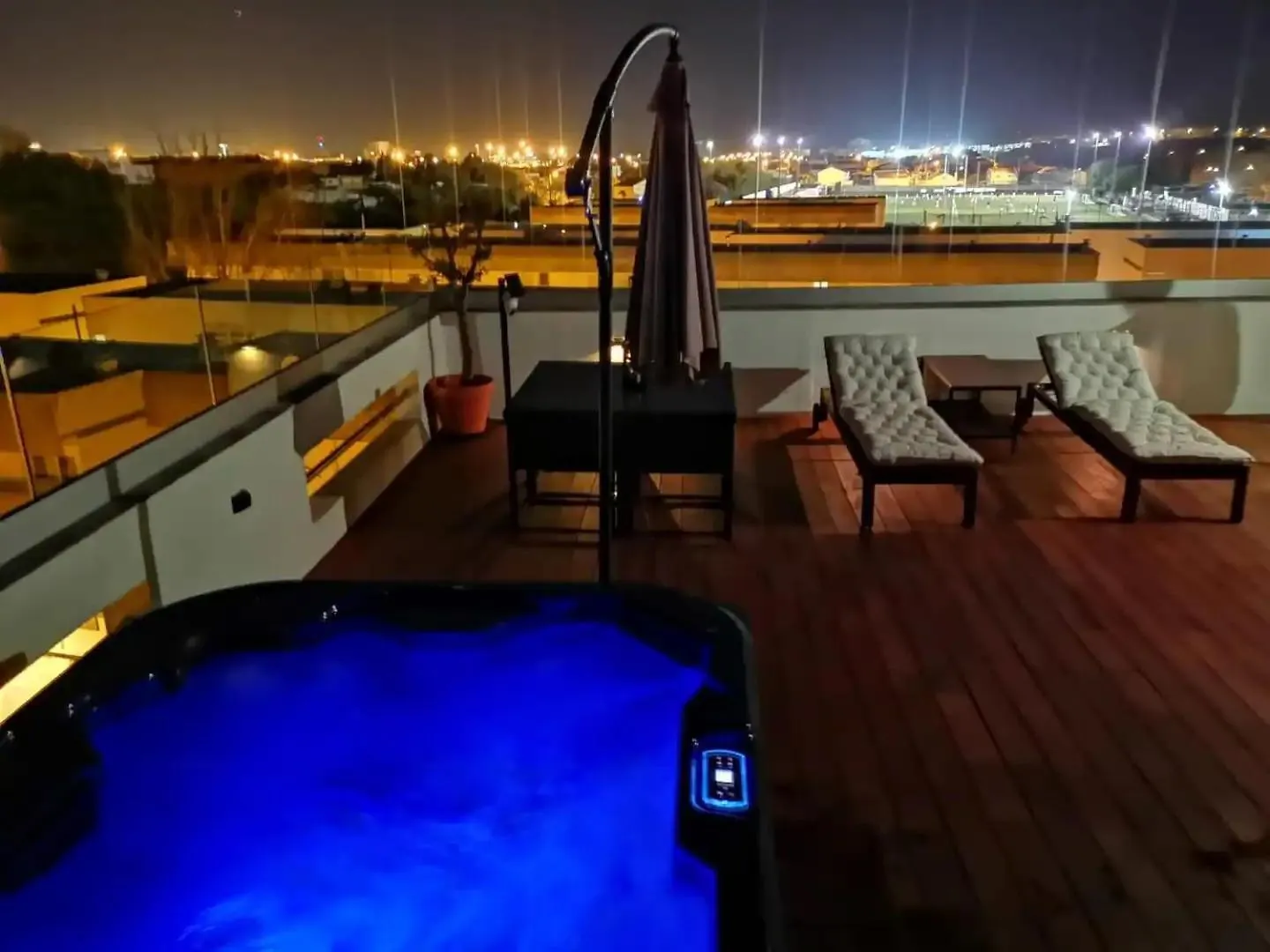Sunny Private Rooftop Sauna & Hot Tub By Bentobox Apartment Lisbon